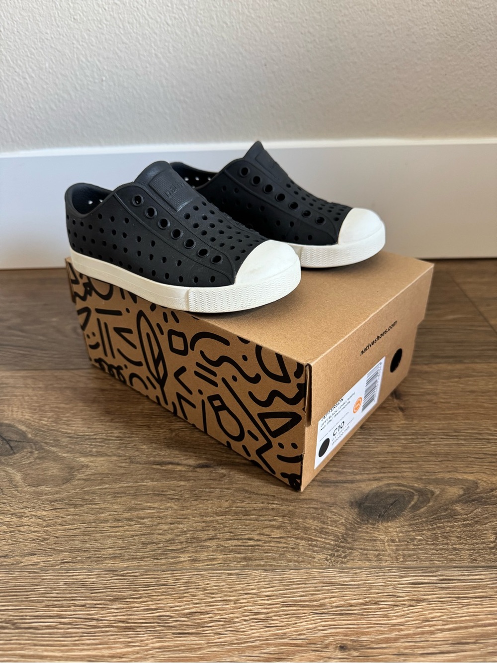 Kids Native Jefferson Black Slip-On Sneakers C10